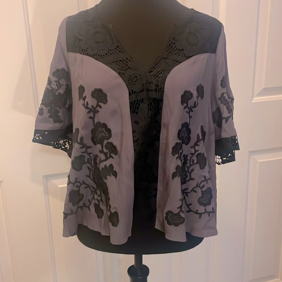 NWT For Love & Lemons Bella Grey Sz M Top Deep Plum with Black Lace Trim - Picture 2 of 3